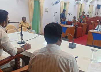 குமாரபாளையம்நகராட்சியில்தீர்மானங்கள்மழை: 33 வார்டுகளுக்கும்ரூ.35 லட்சம்நிதிஒதுக்கீடு – தலைவர்விஜயகண்ணனைதேர்தலில்போட்டியிடகோரிஅதிரடிமுழக்கம்!