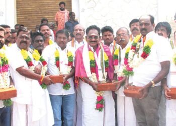 மதுரை மேற்கு தொகுதியில் அதிரடி வளர்ச்சிப் பணிகள்: கோவில்பாப்பாகுடியில் ரூ.16 லட்சத்தில் வடிகால் திட்டத்தை துவக்கினார் செல்லூர் ராஜூ!