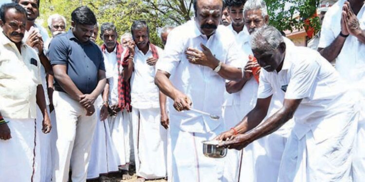 மக்களின் பங்களிப்புடன் மாபெரும் திட்டம்: சந்திரிபட்டியில் புதிய சமுதாயக் கூடத்திற்கு அமைச்சர் பெரியகருப்பன் அடிக்கல் நாட்டு விழா!
