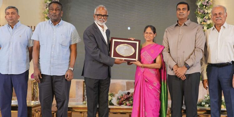 “ஒருபெண்வெற்றிபெற்றால்ஒருசமூகமேவளரும்” – கோவையில்எஸ்என்ஆர்சன்ஸ்அறக்கட்டளையின் 42-வதுநிறுவனர்நாள்விழாவில்டாக்டர்ஏ.வேலுமணிநெகிழ்ச்சிஉரை!