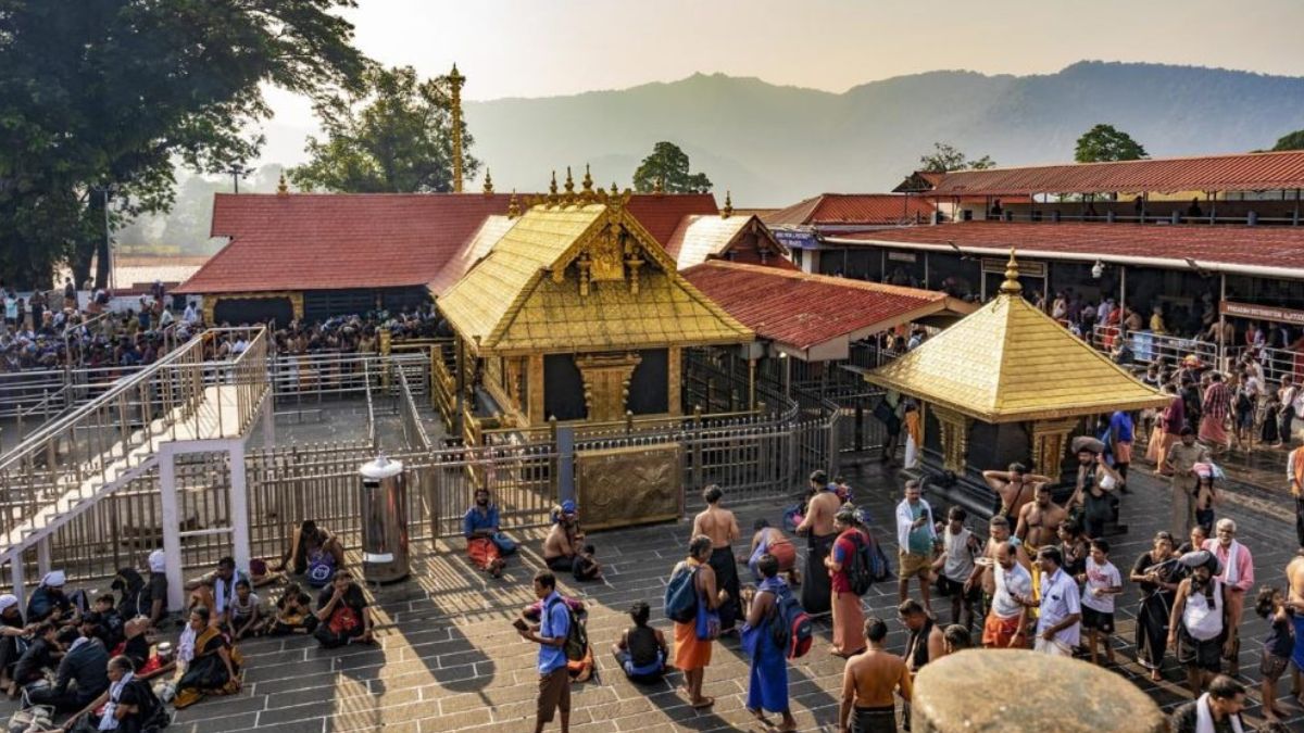 சபரிமலை ஆசாரத்தில் அதிரடி திருப்பம்: இளம்பெண்கள் நுழைவுக்குத் தடை கோரி உச்ச நீதிமன்றத்தில் முறையிட தேவஸ்தானம் முடிவு!