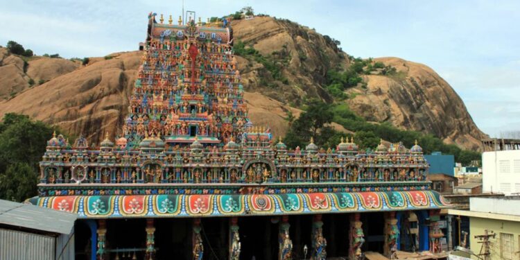 திருப்பரங்குன்றம் தீப விவகாரம்: ‘நீதிமன்றத்தை மீறும் நோக்கம் இல்லை’ – மதுரை உயர்நீதிமன்றத்தில் கலெக்டர் நிபந்தனையற்ற வருத்தம்!