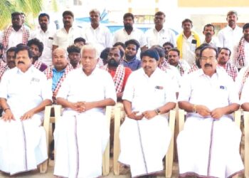 கிருஷ்ணகிரியில் திமுக, தவெக-வினர் அதிரடி விலகல்: கே.பி. முனுசாமி முன்னிலையில் அதிமுகவில் குவிந்த 50-க்கும் மேற்பட்ட மாற்றுக்கட்சியினர்!