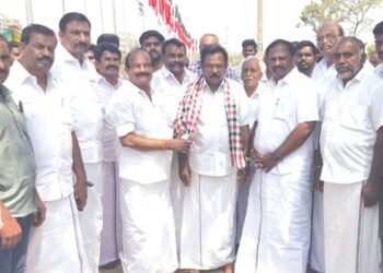 திமுக கோட்டையில் அதிரடி விரிசல்: பெருந்துறையில் எடப்பாடியார் முன்னிலையில் கிளைச் செயலாளர் உட்பட 200 பேர் அதிமுகவில் ஐக்கியம்!