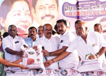 கிணத்துக்கடவில் புதிய பயணியர் நிழற்குடை: பூமி பூஜை செய்து நலத்திட்ட உதவிகளை வழங்கினார் பொள்ளாச்சி வி.ஜெயராமன்!