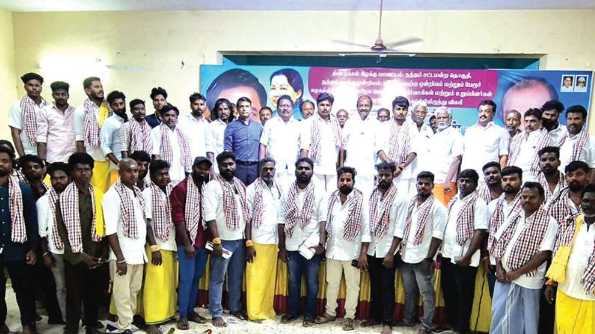 நத்தம் விசுவநாதன் முன்னிலையில் 150-க்கும் மேற்பட்ட நிர்வாகிகள் அதிரடி இணைப்பு – திண்டுக்கல்லில் அரசியல் பரபரப்பு!