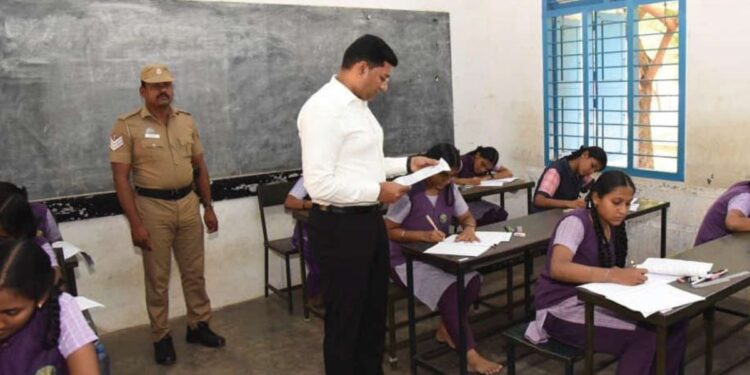 பிளஸ்-2 பொதுத்தேர்வு மையத்தில் பிரவீன்குமார் அதிரடி ஆய்வு – மாணவர்களுக்குவாழ்த்து!