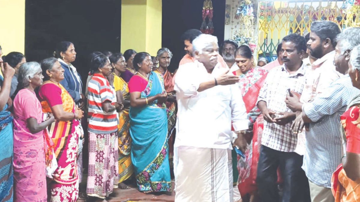 மலைக்கிராமங்களில் அதிரடி விசிட்: வால்பாறை எஸ்டேட் தொழிலாளர்களின் கண்ணீர் புகார்களைக் கேட்டறிந்த தொழிற்சங்க நிர்வாகிகள் – 36 பகுதிகளில் ஆய்வு!