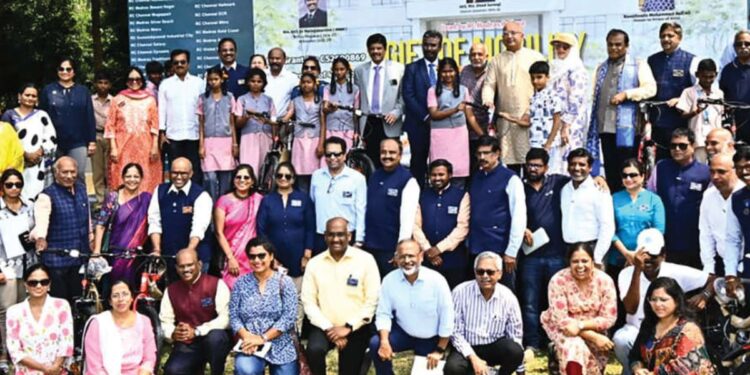 “கல்விப் பயணத்தில் சுழலும் சக்கரங்கள்!” – சென்னையில் 425 ஏழை மாணவர்களுக்கு இலவச சைக்கிள் வழங்கிய ரோட்டரி மாவட்டம் 3234!