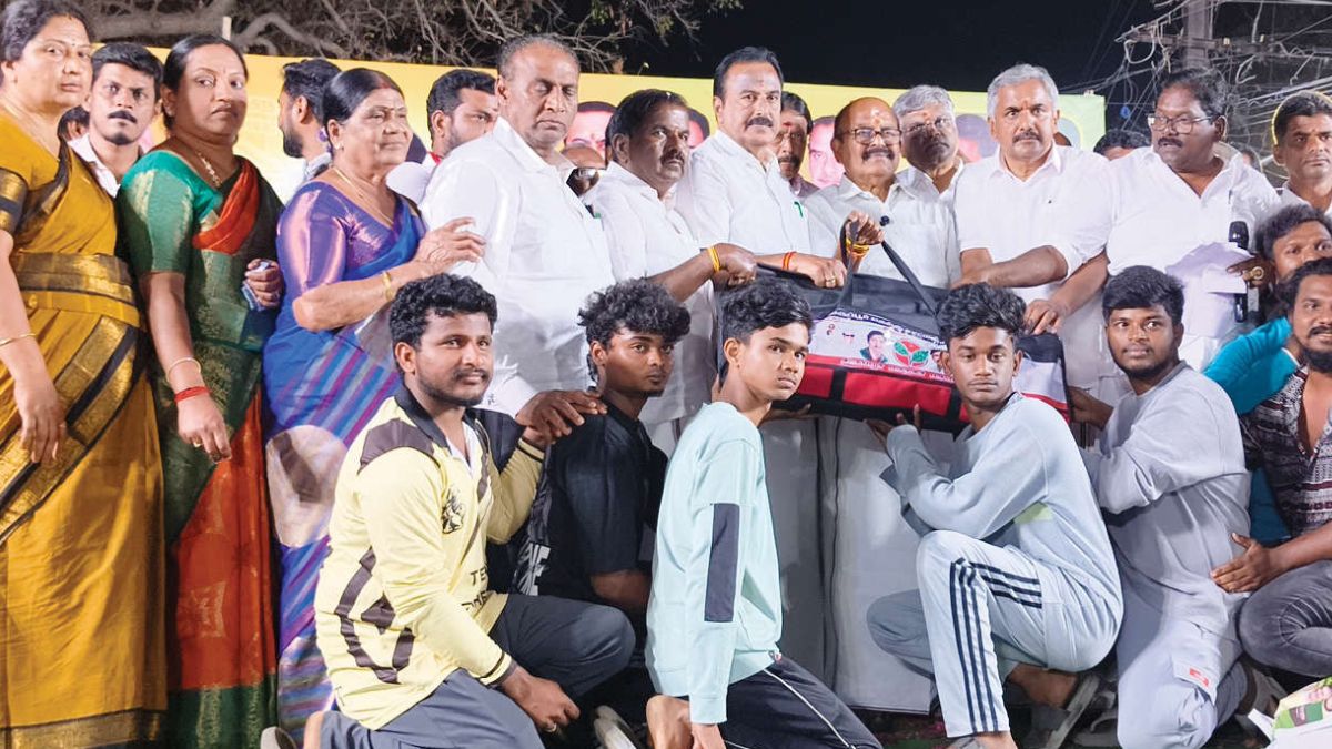 திருப்பூரில் அதிமுகவின் பிரம்மாண்ட மக்கள் திருவிழா !