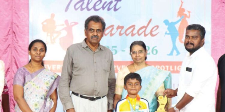 உலக சிலம்பப் போட்டியில் தங்கம் வென்று திருப்பூர் சிறுவன் அட்ரிக் சிரில் அதிரடி சாதனை: ஓசூரில் நடந்த சர்வதேசப் போரில் 5 நாடுகளைப் பின்னுக்குத் தள்ளி முதலிடம்!