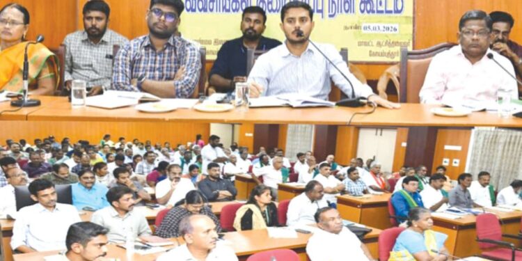 விவசாயிகளின் வாழ்வாதாரம் காக்க அதிரடி நடவடிக்கை: கோவை கலெக்டர் தலைமையில் நடந்த குறைதீர்ப்பு கூட்டத்தில் குவிந்த மனுக்கள்!