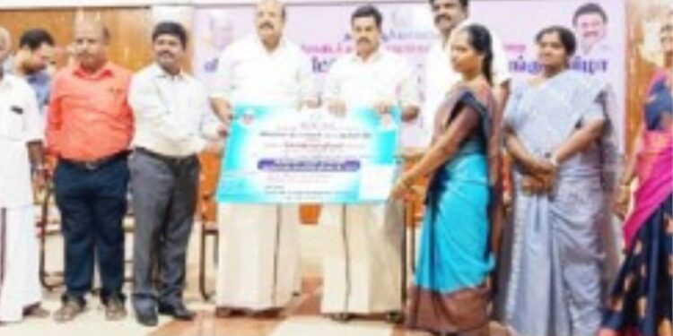 தஞ்சையில்வரலாற்றுச்சாதனை: 628 ஆதிதிராவிடர்குடும்பங்களுக்கு ‘சொந்தவீடு’ கனவுநனவு – இ-பட்டாக்களைவழங்கிஎம்பிமுரசொலிநெகிழ்ச்சி!