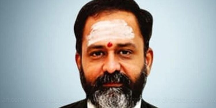 “தனிப்பட்ட விருப்பமல்ல; இது நீதிமன்ற உத்தரவு!” – திருப்பரங்குன்றம் மலை உச்சி தீப விவகாரத்தில் நீதிபதி ஜி.ஆர்.சுவாமிநாதன் அதிரடி!