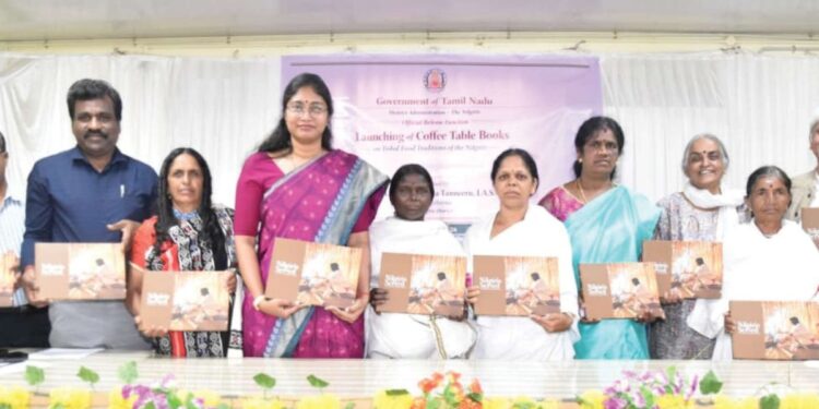 “எட்டு வகை பழங்குடிகளின் சுவை ரகசியம்!” – நீலகிரி பாரம்பரிய உணவுகளை ஆவணப்படுத்திய மெகா ‘காபி டேபிள்’ புத்தகத்தை வெளியிட்டார் கலெக்டர்!