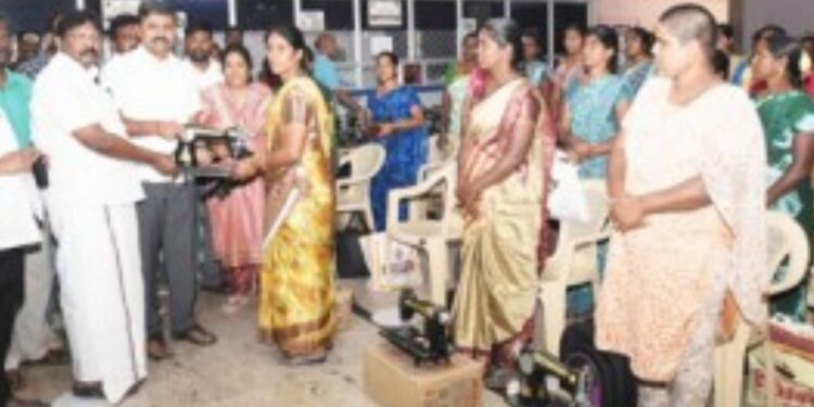 பெரம்பலூரில் நலத்திட்ட மழை: 163 பேருக்கு ரூ.1.5 கோடி மதிப்பிலான அரசு உதவிகள் – எம்பி அருண் நேரு முன்னிலையில் பயனாளிகள் நெகிழ்ச்சி!