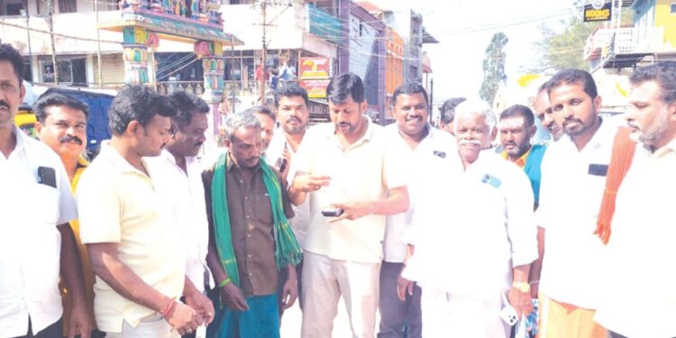 “டிஜிட்டல் அதிரடியில் அதிமுக!” – திமுக ஆட்சியில் குடும்பத்திற்கு ₹7 லட்சம் இழப்பா? வால்பாறையில் வெடித்தது பிரசாரம்!