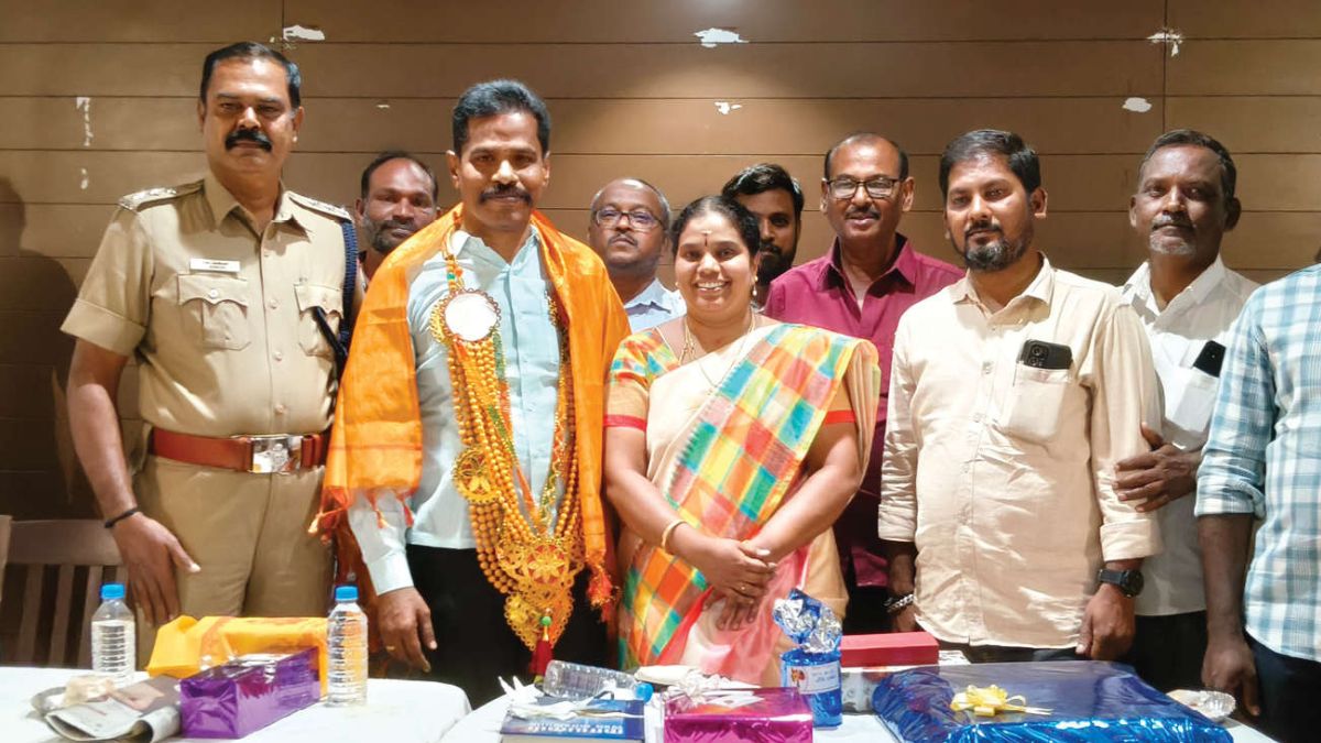 மேட்டுப்பாளையம் மக்களின் நேசத்துக்குரிய இன்ஸ்பெக்டருக்கு உருக்கமான விடைபெறுதல்!” – சின்னக்காமணன் ஈரோட்டிற்கு அதிரடி மாற்றம்!