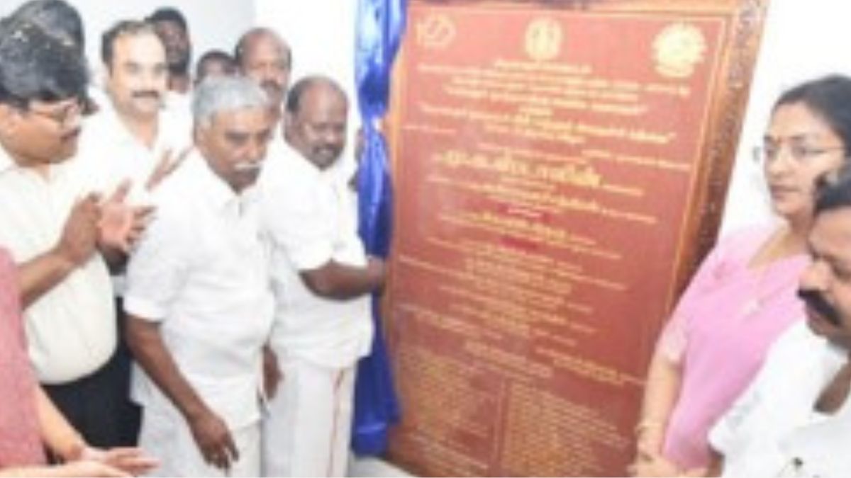 திருவாரூரில் ரூ.7.40 கோடி மதிப்பிலான வளர்ச்சித் திட்டங்கள் அர்ப்பணிப்பு: நவீன மீன் சந்தை முதல் வண்ணமிகு பூங்காக்கள் வரை – மக்கள் பயன்பாட்டிற்கு திறந்து வைத்தனர் மக்கள் பிரதிநிதிகள்!