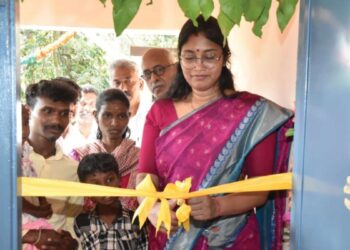 நீலகிரி பழங்குடியின மக்களின் கனவு இல்லங்கள் நனவு: ரூ.82 லட்சத்தில் புனரமைக்கப்பட்ட வீடுகளை மாவட்ட ஆட்சியர் திறந்து வைத்தார்!