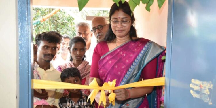 நீலகிரி பழங்குடியின மக்களின் கனவு இல்லங்கள் நனவு: ரூ.82 லட்சத்தில் புனரமைக்கப்பட்ட வீடுகளை மாவட்ட ஆட்சியர் திறந்து வைத்தார்!