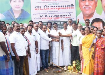 வேப்பனஹள்ளி மக்களின் நீண்டகாலக் கனவு நனவானது: ரூ.66 லட்சத்தில் புதிய தார்சாலைப் பணிகளைத் தொடங்கி வைத்தார் எம்.எல்.ஏ அசோக்குமார்!