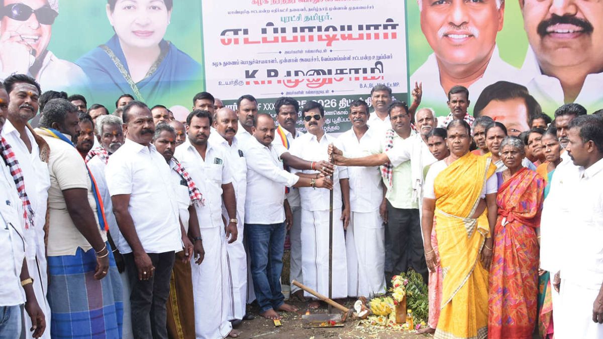 வேப்பனஹள்ளி மக்களின் நீண்டகாலக் கனவு நனவானது: ரூ.66 லட்சத்தில் புதிய தார்சாலைப் பணிகளைத் தொடங்கி வைத்தார் எம்.எல்.ஏ அசோக்குமார்!