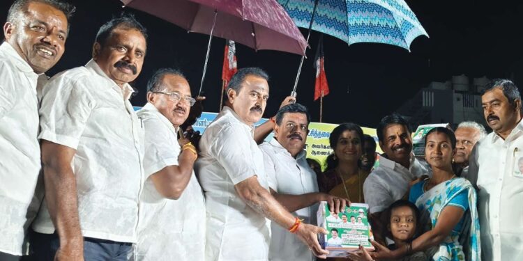 பல்லடத்தில் ஜெயலலிதா பிறந்தநாள் விழா எழுச்சி: ஏழை எளியோருக்கு நலத்திட்ட உதவிகளை வழங்கி முன்னாள் அமைச்சர்கள் உரை!