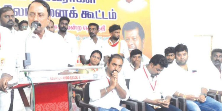 ஈரோட்டில் கர்ஜித்த கே.ஏ.செங்கோட்டையன் – ‘தளபதி’ ஈரோடு கிழக்கில் போட்டியிட அதிரடித் தீர்மானம்!
