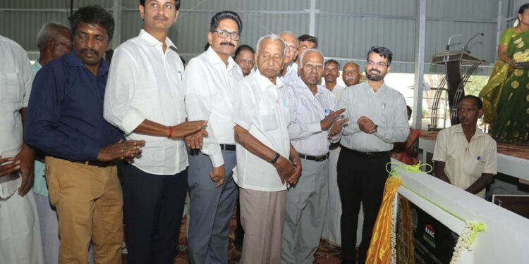 “அரசுப் பள்ளியில் உலகத்தர வசதிகள்!” – வாகராயம்பாளையத்தில் ரூ.1.3 கோடியில் பிரம்மாண்ட அரங்கம் திறப்பு; மாணவர்களுக்கு மெகா கிப்ட்!