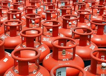 சமையல் எரிவாயு விலை உயர்வு: சாமானிய மக்கள் தலையில் விழுந்த பேரிடி – மோடி அரசுக்கு மார்க்சிஸ்ட் கம்யூனிஸ்ட் கட்சி கடும் எச்சரிக்கை!