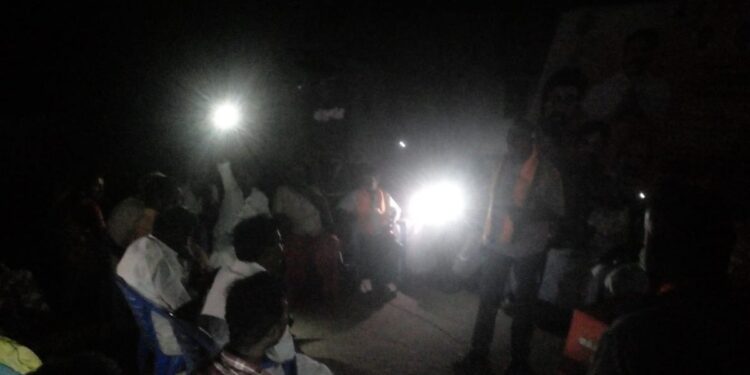 பாஜககூட்டத்தைஇருளில்மூழ்கடித்ததிடீர்மின்வெட்டு: “திமுகஅரசுக்குகரண்ட்டேசாட்சிசொல்லுது” – வத்தலகுண்டுமக்கள்தெறிக்கவிட்டகிண்டல்விமர்சனம்!