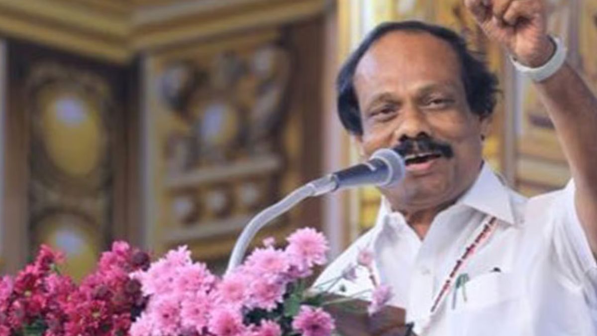 அரசியல் நிலநடுக்கம்  திமுகவில் இணைந்தார் ஓ. பன்னீர்செல்வம் – “ஜெயலலிதாவே இணைந்தது போன்ற மகிழ்ச்சி” என திண்டுக்கல் ஐ.லியோனி நெகிழ்ச்சி!