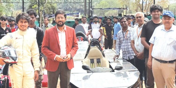 “எதிர்கால வாகனங்களின் சங்கமம்!” – கோவையில் தேசிய அளவிலான பொறியியல் போர்; மகாராஷ்டிரா அணியிடம் சாம்பியன் பட்டம்!