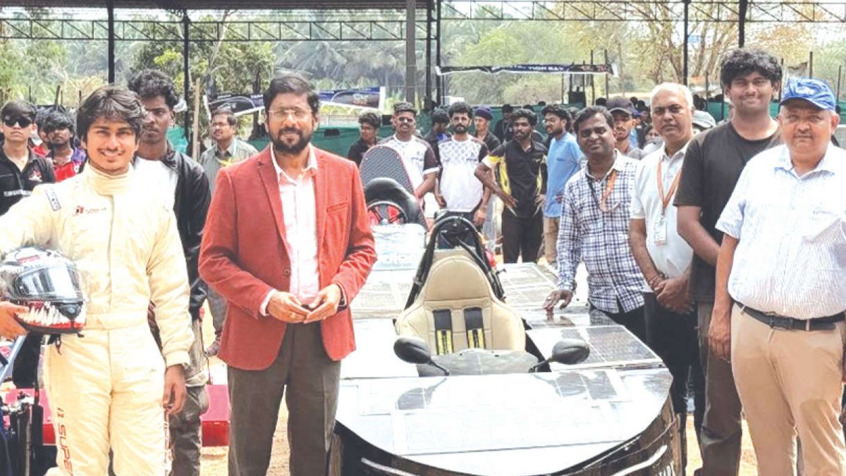 “எதிர்கால வாகனங்களின் சங்கமம்!” – கோவையில் தேசிய அளவிலான பொறியியல் போர்; மகாராஷ்டிரா அணியிடம் சாம்பியன் பட்டம்!