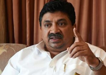 மதுரை மத்திய தொகுதியில் ‘சீட்’ ரேஸ்: அமைச்சர் பி.டி.ஆர்-க்கு எதிராக 15 முக்கிய நிர்வாகிகள் போர்க்கொடி – மேலிடம் அதிரடி உத்தரவு!