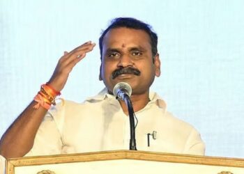 தமிழக ரயில் பயணிகளுக்கு நற்செய்தி: 3 முக்கிய விரைவு ரயில்களுக்கு புதிய நிறுத்தங்கள் – மத்திய இணை அமைச்சர் எல். முருகன் நெகிழ்ச்சி!