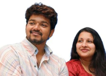 விஜய் – சங்கீதா விவாகரத்து வழக்கில் அதிரடி திருப்பம்: “நீலாங்கரை வீட்டில் வசிக்க அனுமதிக்க வேண்டும்” – செங்கல்பட்டு நீதிமன்றத்தில் மனைவி சங்கீதா பரபரப்பு மனு!
