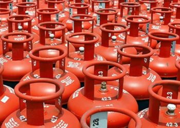 சர்வதேசப் போர் பதற்றத்தால் எகிறியது சிலிண்டர் விலை: சென்னையில் ரூ. 928.50 ஆக உயர்வு – இல்லத்தரசிகள் அதிர்ச்சி, அரசியல் களம் சூடுபிடிப்பு!