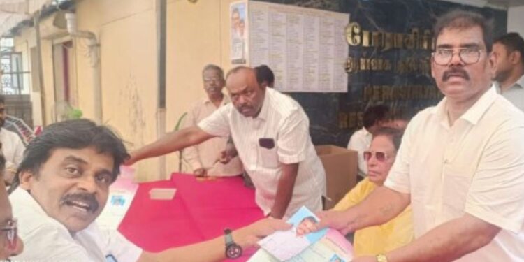 தேர்தல் களம் தயார்: போடி தொகுதியில் போட்டியிட அண்ணா அறிவாலயத்தில் ஓ.ஏ.முருகன் விருப்ப மனு தாக்கல்!