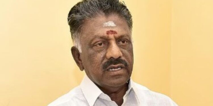 தேனியில் சரிந்தது ஓபிஎஸ் கோட்டை: 18 கிளைச் செயலாளர்கள் ஒட்டுமொத்தமாக அதிமுகவில் ஐக்கியம் – கடமலைக்குண்டுவில் காலி ஆனது கூடாரம்!