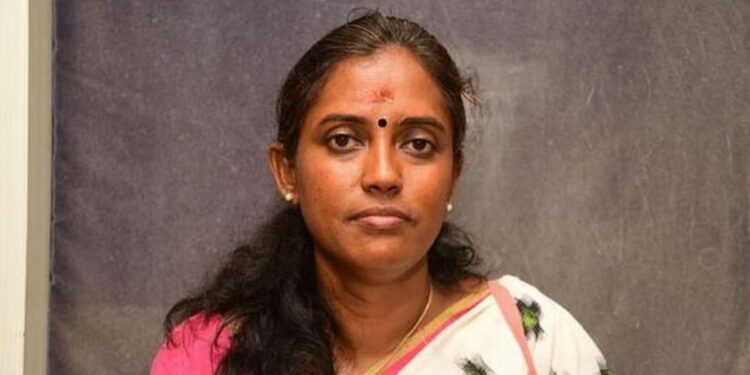 தமிழக அரசியலில் மெகா திருப்பம்: தவெக தலைவர் விஜய்க்கு 2-ம் இடம் உறுதி; அதிமுக காணாமல் போகும் என ஜோதிமணி எம்.பி. அதிரடி கணிப்பு!