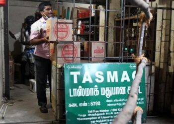 அமைச்சரின் வாக்குறுதி காற்றில் பறந்ததா? அதிருப்தியில் டாஸ்மாக் ஊழியர்கள் – இன்று முதல் மீண்டும் காலவரையற்ற போராட்டம்!