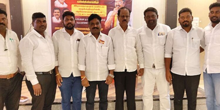 2026-ல் கோட்டையை பிடிக்கத் திட்டம்: ராமநாதபுரத்தில் திரண்ட தமிழக வெற்றிக் கழக வழக்கறிஞர் படை!