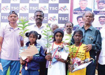 மேலூரில் மாரத்தான் திருவிழா: 1100 சிறுவர், சிறுமியர் பங்கேற்று சாதனை – பெண்களுக்கான ‘சாரி வாக்கத்தான்’ மகுடம்!