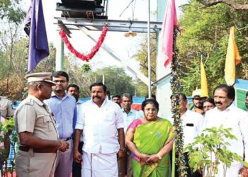 திருச்சி கிராப்பட்டியில் குறைந்த மின்னழுத்தப் பிரச்சினைக்கு முற்றுப்புள்ளி: ரூ. 28.90 லட்சத்தில் 5 புதிய மின்மாற்றிகளை அமைச்சர் கே.என்.நேரு திறந்து வைத்தார்!