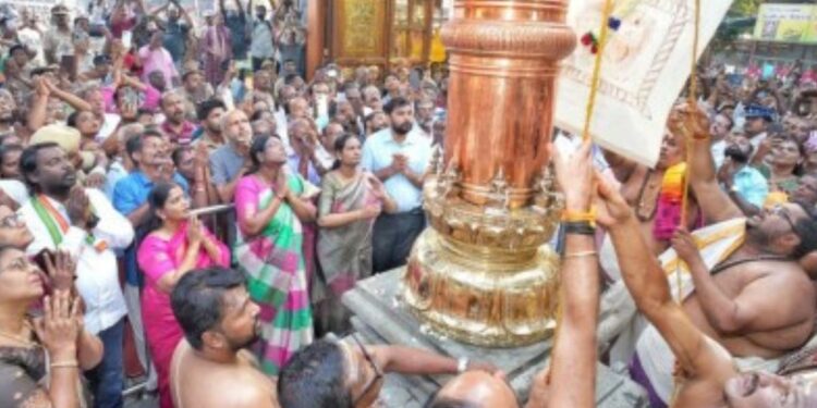 பெண்களின் சபரிமலை: மண்டைக்காடு பகவதி அம்மன் கோயில் மாசி கொடைவிழா கொடியேற்றத்துடன் கோலாகலத் தொடக்கம்!