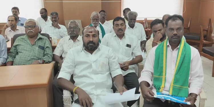 அரசு நிதியில் உழவர் உற்பத்தியாளர் நிறுவனத்தில் முறைகேடு நடைபெற்றுள்ளதாக விவசாயிகள் குறைதீர்க்கூட்டத்தில் குற்றச்சாட்டு