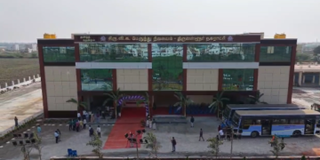 திருவள்ளூரில் போக்குவரத்து நெரிசலுக்கு தீர்வு காணும் விதமாக நீண்டநாள் கோரிக்கையான புதிய பேருந்து நிலையம் முதல்வர் திறந்தார்