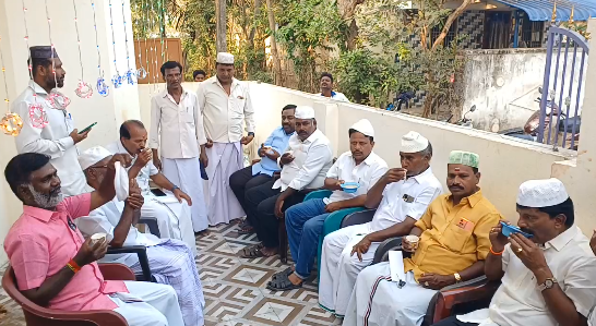 ரம்ஜான் முன்னிட்டு தில்லைவிடங்கன் கிராமத்தில் மக்களுக்கு தேவையான அரிசி,மளிகைபொருட்கள் தொகுப்பு